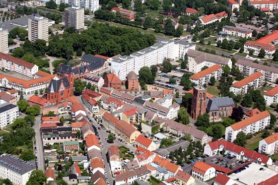 Foto: Blick auf die Altstadt mit den beiden Kirchen