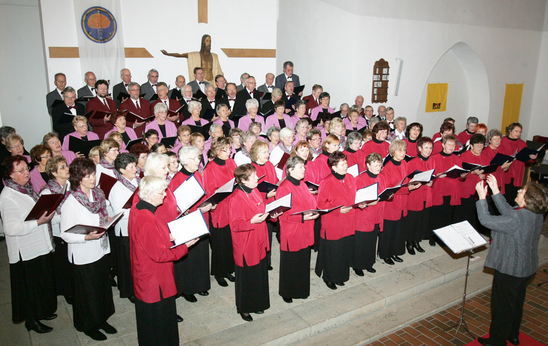 Foto: Chöre in der Kirche