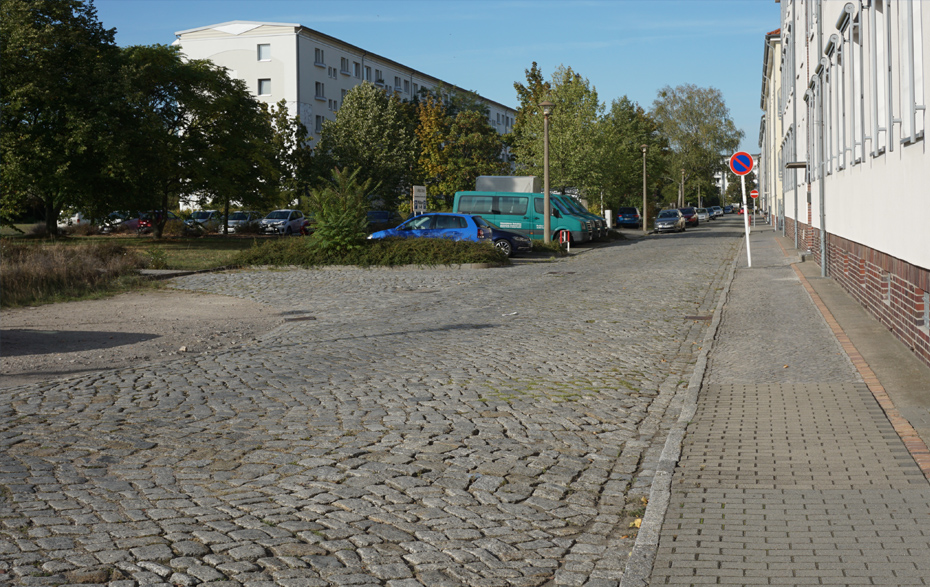 Foto: Straße mit Pflaster aus Naturstein