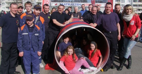 Gruppenfoto von Kameradinnen und Kameraden der Freiwilligen Feuerwehr 