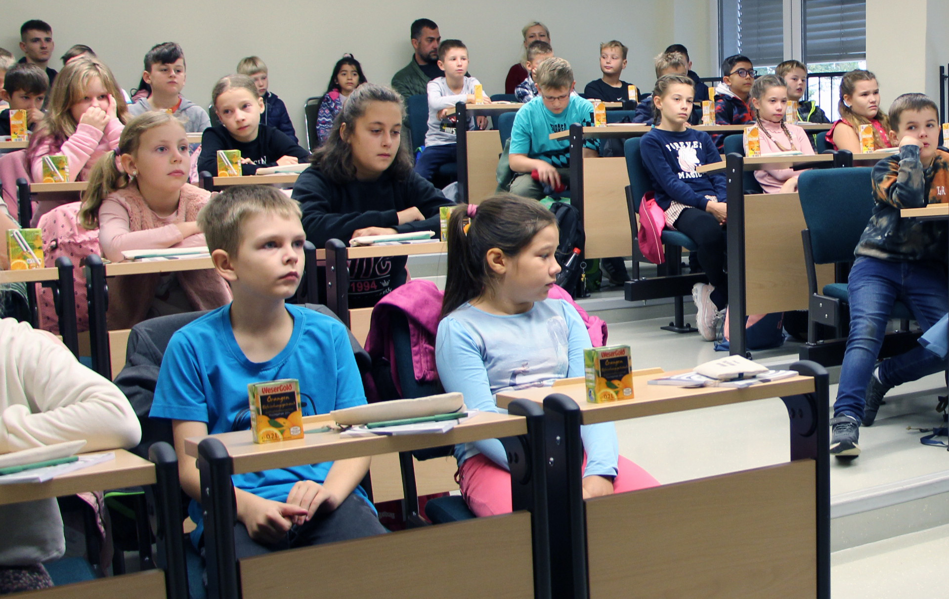 Foto: Kinder im Hörsaal