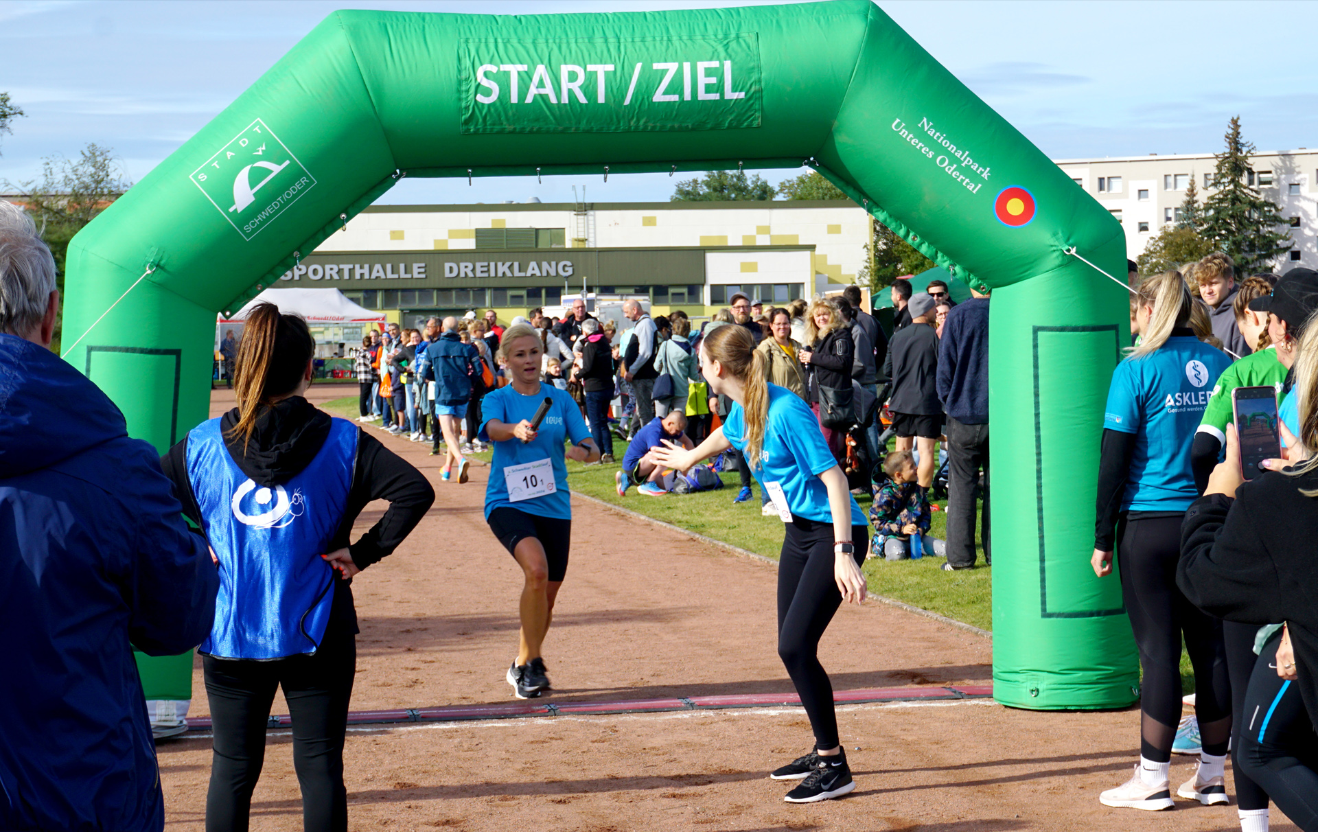 Foto: Staffelstabübergabe