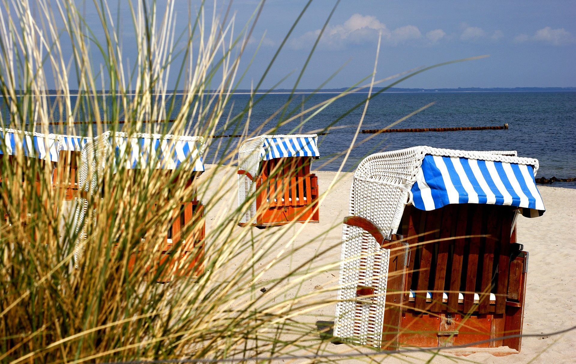 Foto: Strandkörbe am Ostseestran