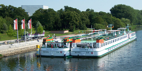 Foto: Schiffe am Bollwerk