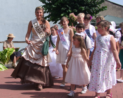 Foto: 5. Tabakkönigin mit Kindern