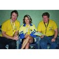 Foto: drei schwedische Sportler in gelben T-Shirts