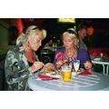 Foto: Zwei Frauen beim Essen