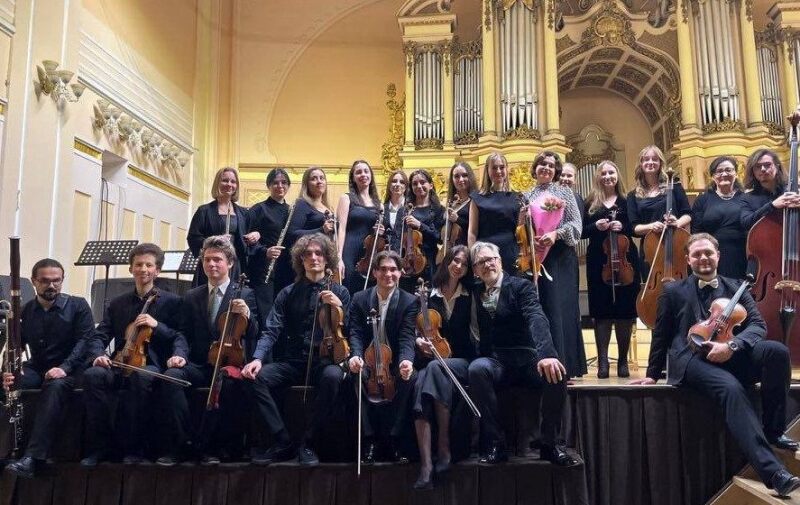 Gruppenfoto des Orchesters