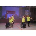 Foto: 2 Tanzpaare beim Rollstuhltanz