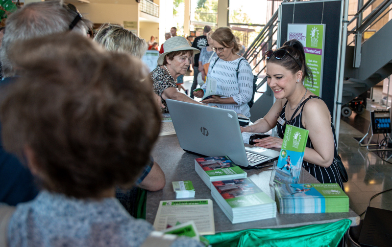 Foto: Andrang am Kartenverkauf