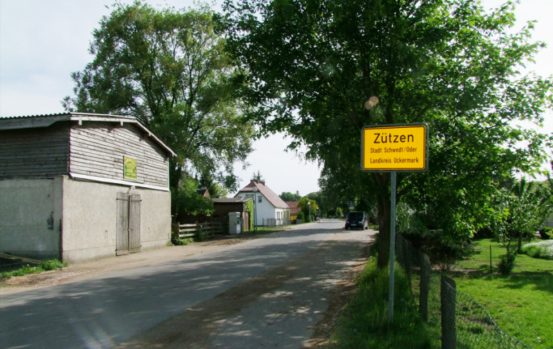 Foto: Ortsschild Zützen