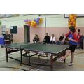 Foto: Jugendsportverein spielt Tischtennis 