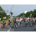 Foto: Die Radfahrer biegen in die Berliner Straße ein.