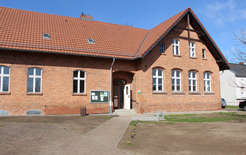 Foto: Gemeindehaus von vorn