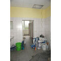 Foto: Sanitärraum mit Baumaterial